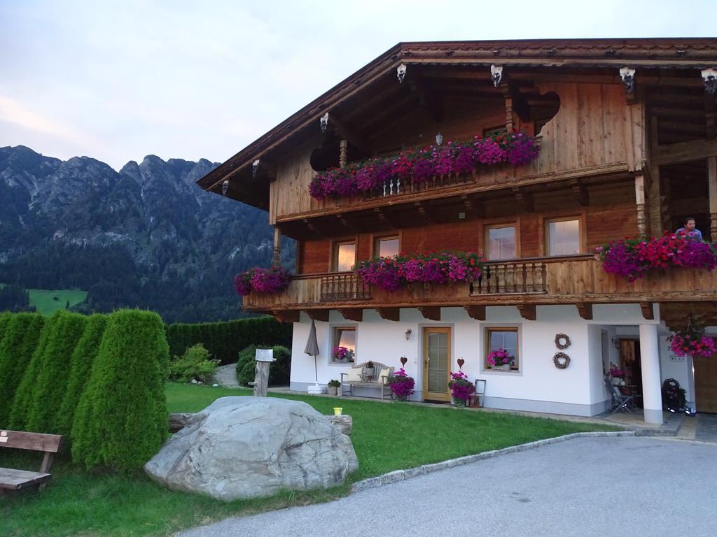 Anna'S Appartement Alpbach Bagian luar foto